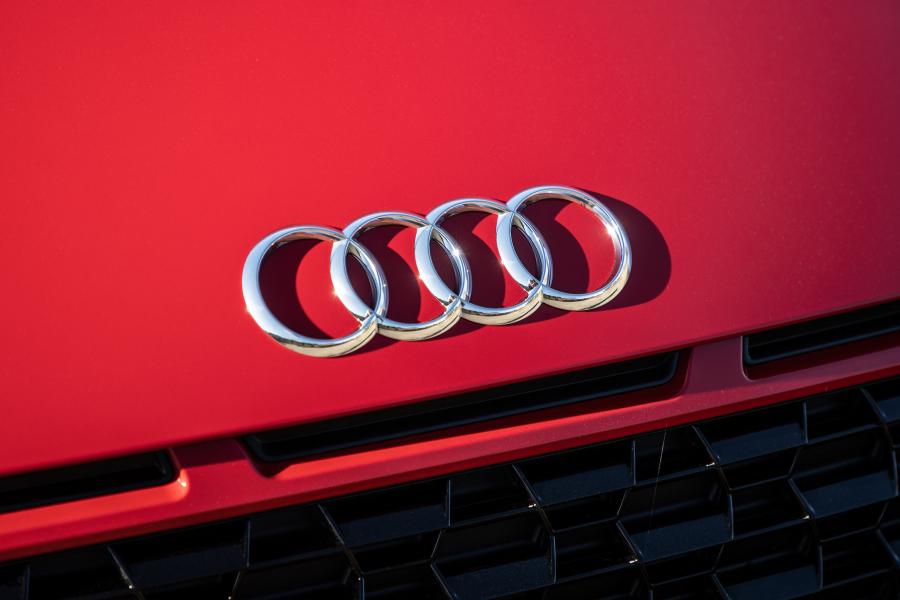 Логотип Audi R8 V10 Performance 2019 года  (NA) (фото 47 из 62)